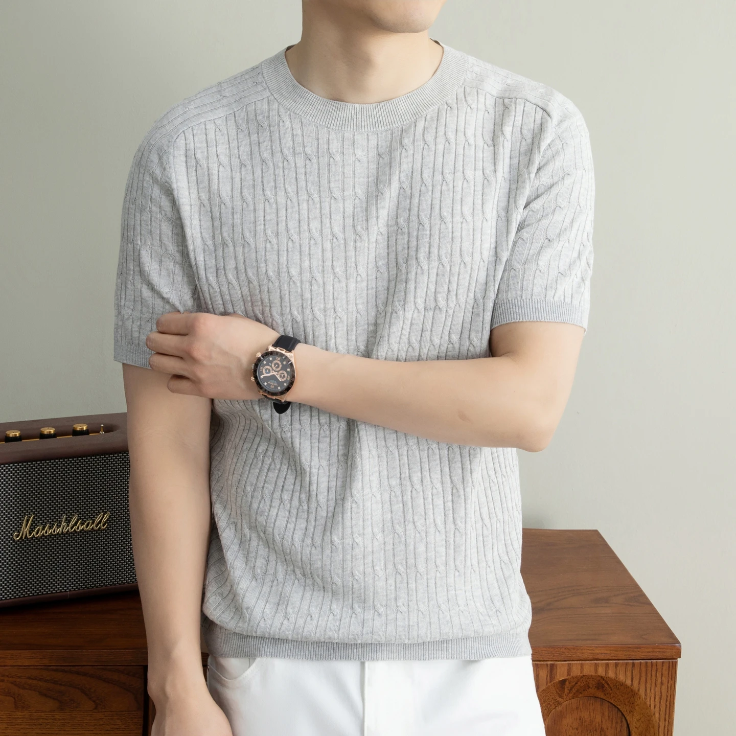 

Вязаный свитер-футболка мужской, весенне-летний, свободный крой, с круглым вырезом, однотонный, модный, люксовый, повседневный, деловой пуловер с коротким рукавом