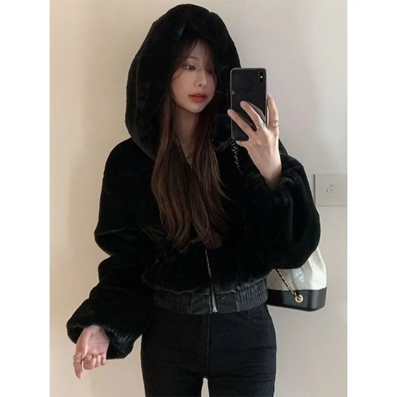 

Утолщенная стеганая куртка Little Fellow Furry Hoodie сохраняет тепло против ветра Короткая шуба из искусственного кроличьего меха Женская новинка на зиму 2024