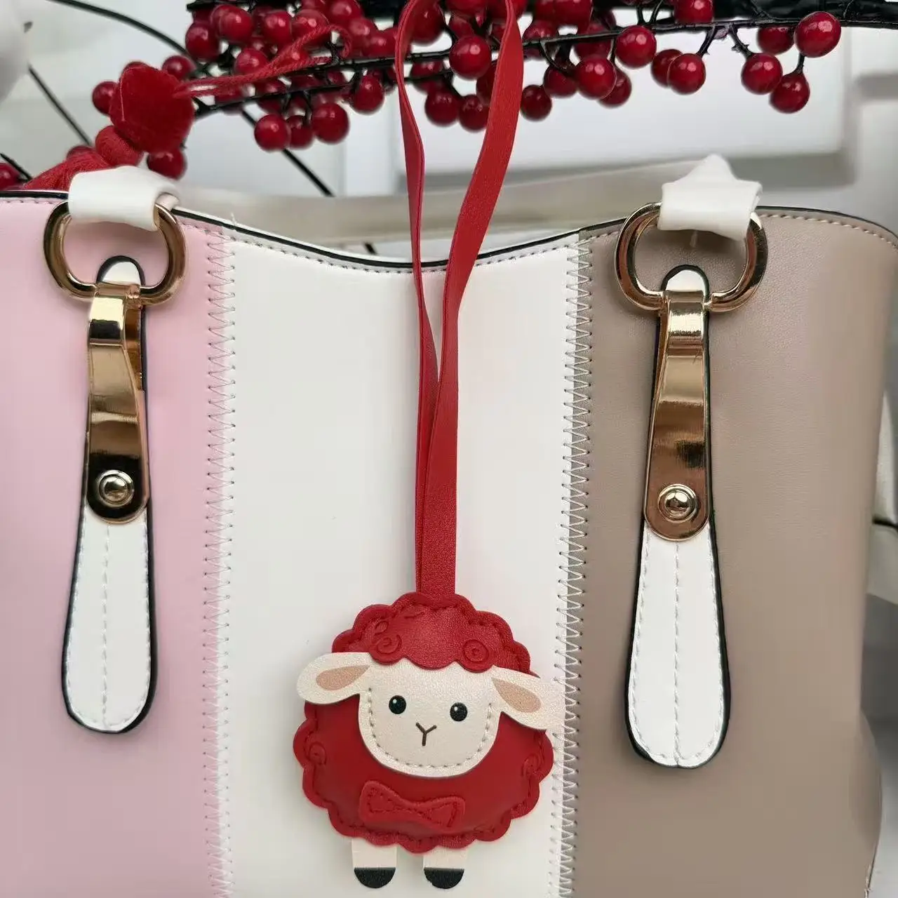 Kawaii Sheep PU Leather Keychain Animal Bag Pendant Anti-lost Key Ring Holder Cute Bag Charm for Travel Backpack Decor Брелок