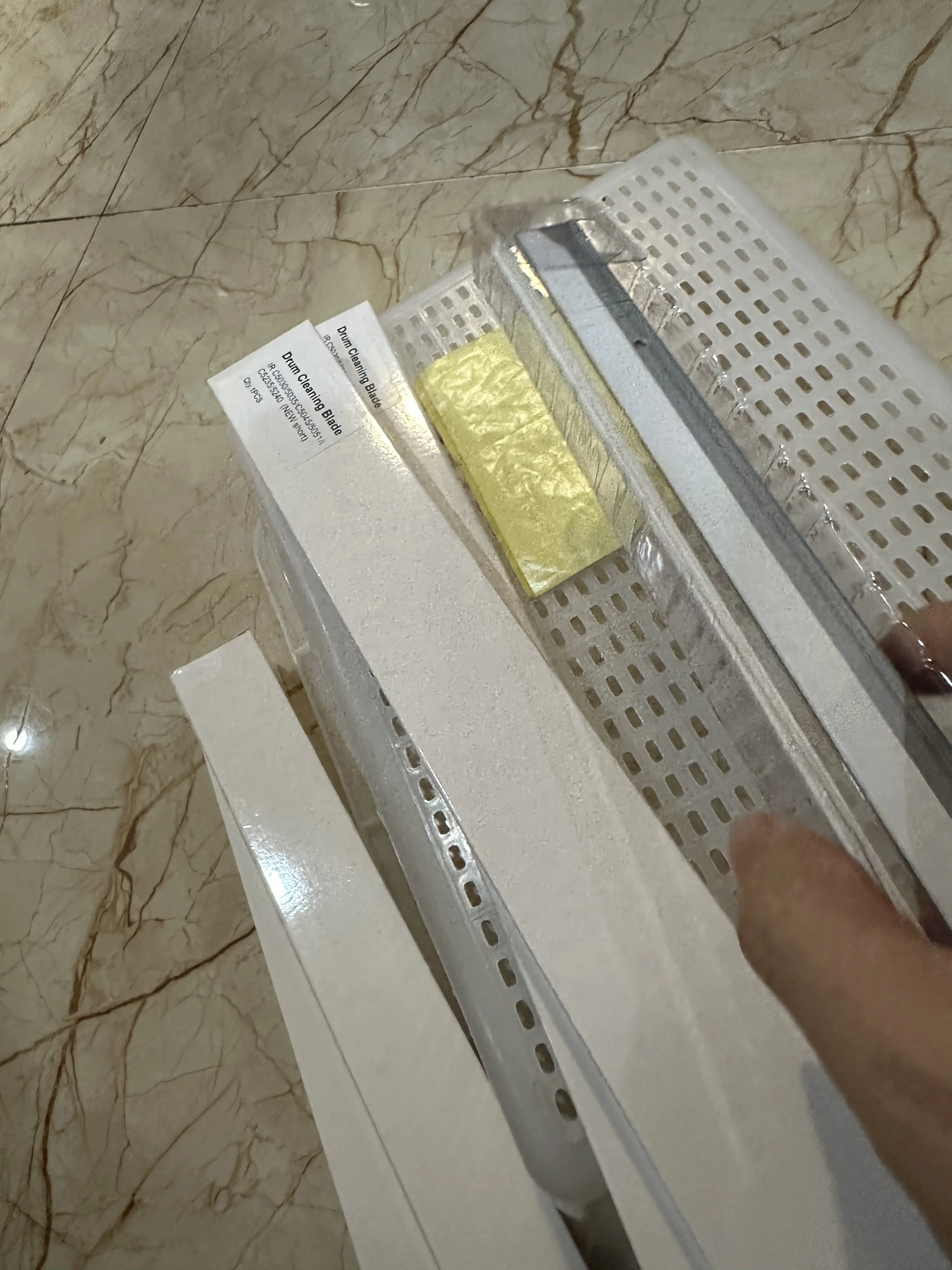 

4pcs. Compatible Drum Cleaning Blade For Canon IR C5030 C5035 C5045 C5051 C5240 C5250 C5255 Wiper Blade IRC5035 IRC5030