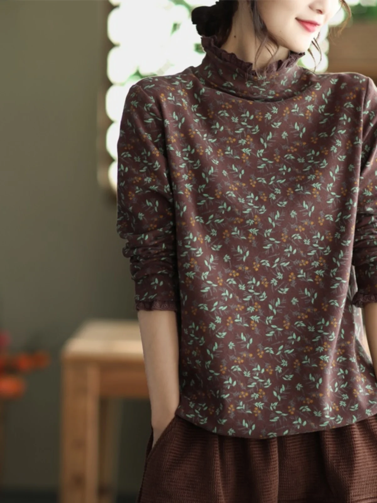 

Весенне-осенняя свободная повседневная одежда с высоким воротником и цветочным принтом для мам, топ, женская базовая внутренняя одежда, футболка в Корейском стиле, длинный све