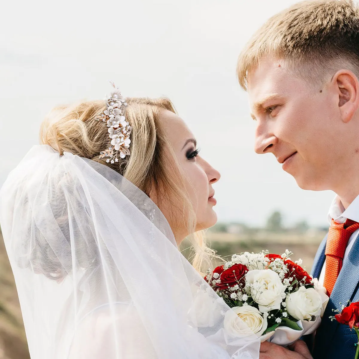 Wedding Hair Comb Bride Accessories Flower Headpiece Headdress Pearl Hairpin Elegant Bridal Clip Women Girls Special Occasions