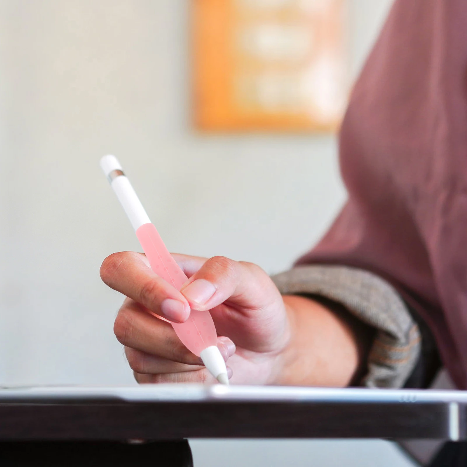 

4Pcs Ergonomic Stylus Grip Silicone Sleeve Easy Installation Antislip Design Practical Material Pencil Tips Cover