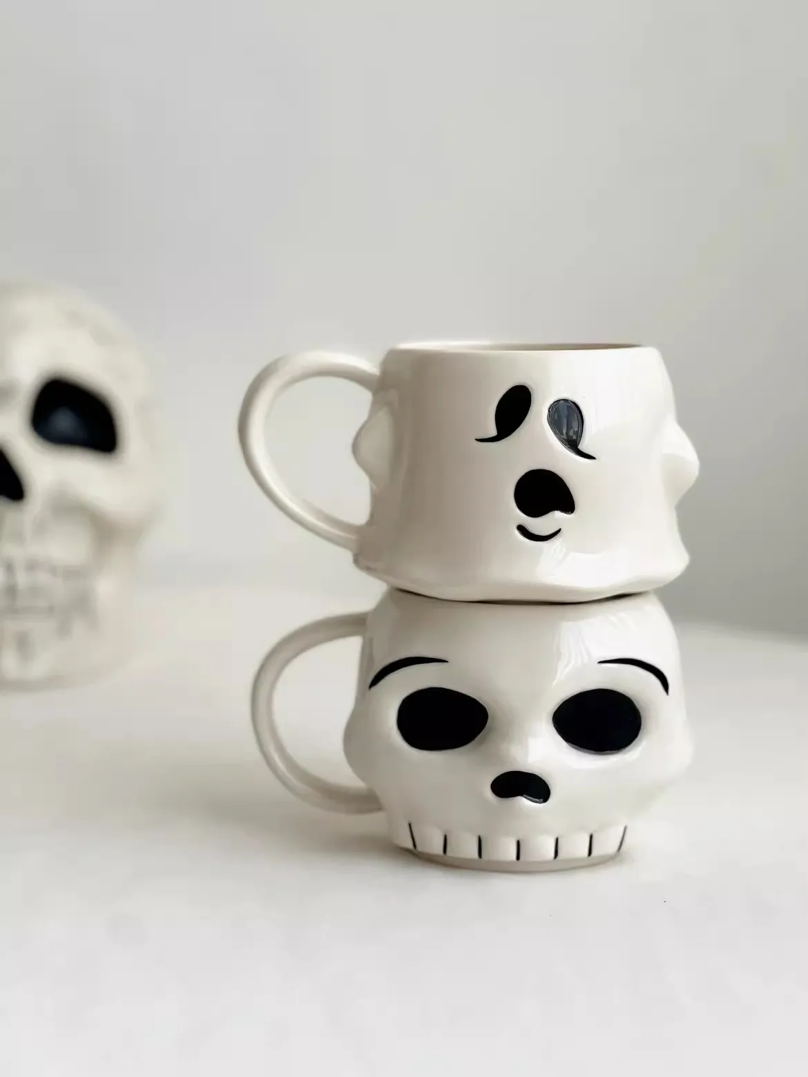 

Chute Ghost And Skull Ceramics Mugs coffee mug Milk Tea office Cups Drinkware the Best birthday Gift