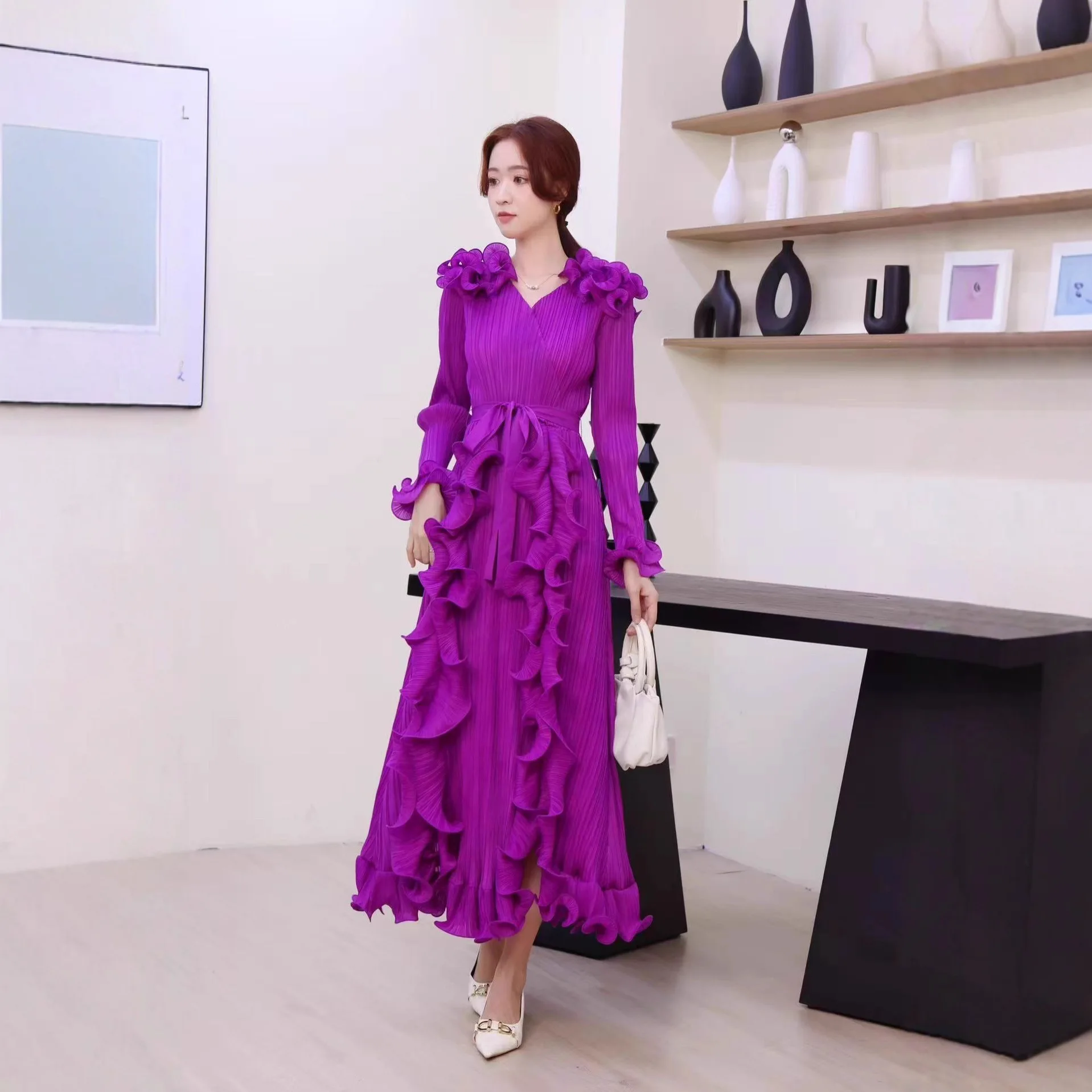 

Miyake Pleats Dresses Women 2025 New Fungus Edge V-Neck Long Sleeve Solid Color Waist Temperament Skinny Dress Women's Clothing