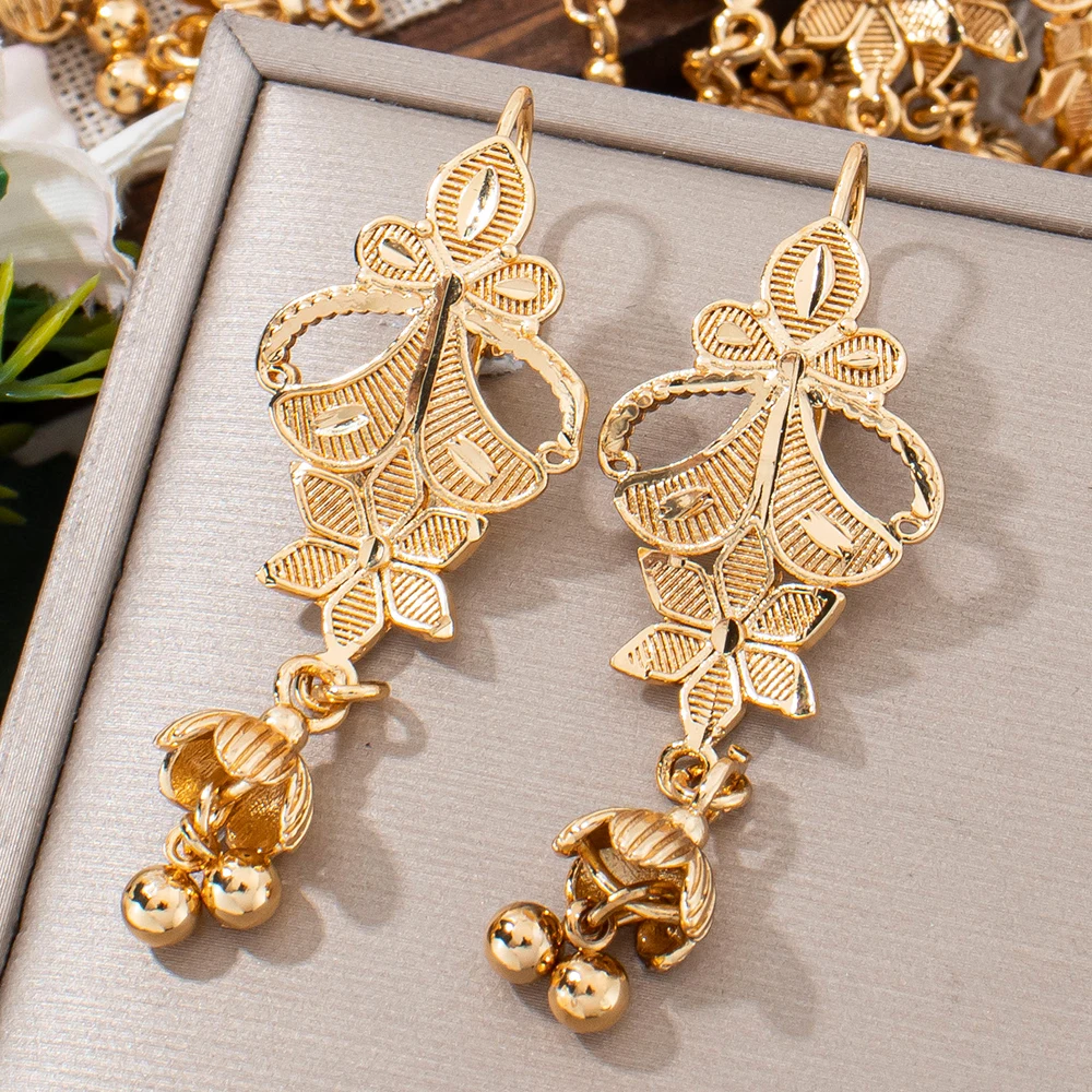 Ethnic Fashion Wear For Women - Anting-anting berbentuk bunga dengan enam kelopak,