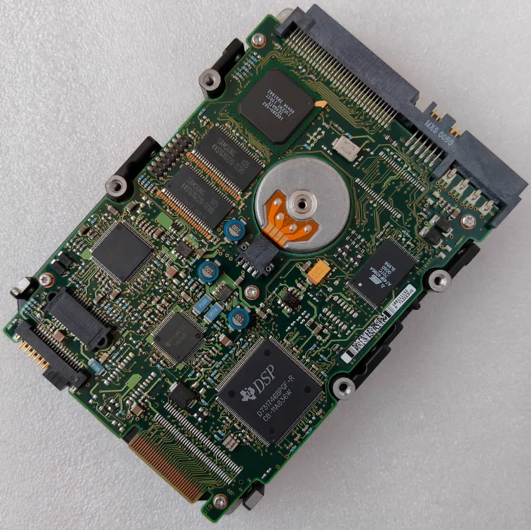 

Для 36G ST336705LW 10K U160 (Ultra3) 68-контактный жесткий диск SCSI