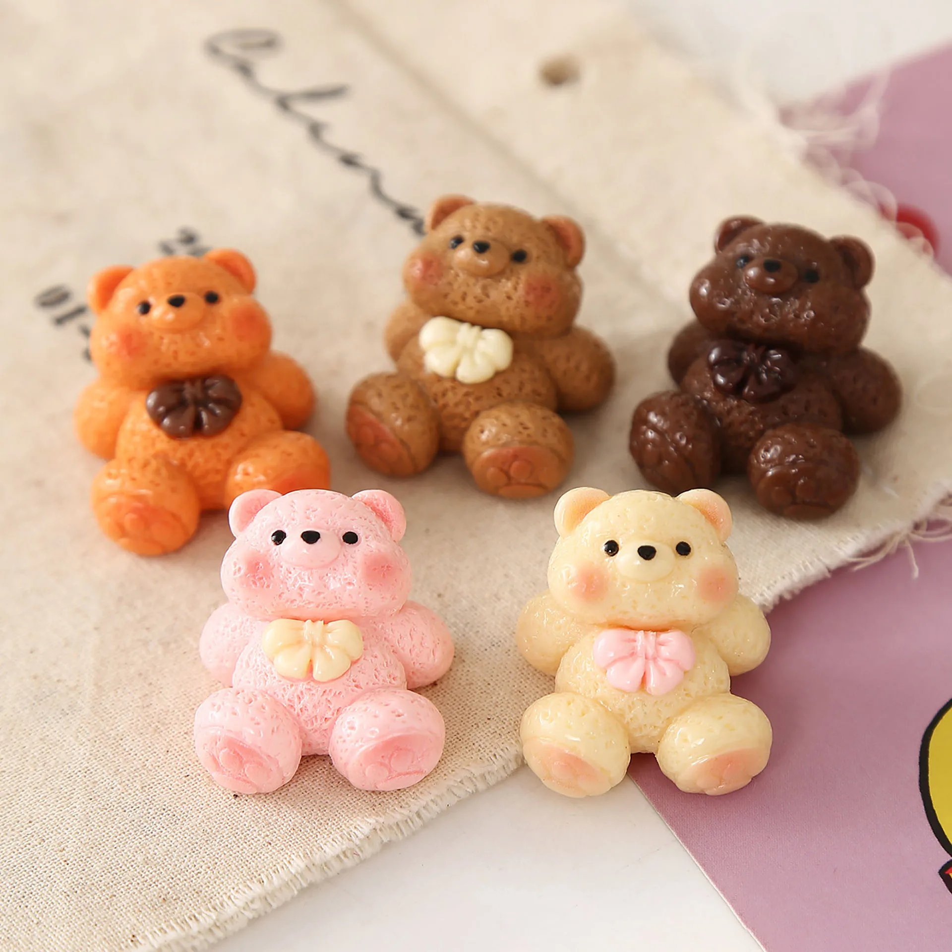 5pcs Cardboard bow teddy bear resin accessory piece diy Handmade keychain pendant miniature Room decoration table ornaments