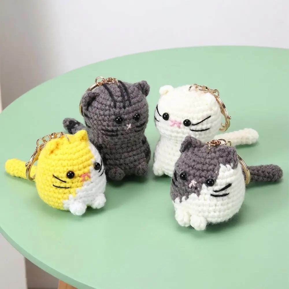 Cartoon Crochet Cat Keychain Handmade Mini Handwoven Cat Pendant Multi-color Soft Yarn Kitten Doll Keychain Backpack Accessory