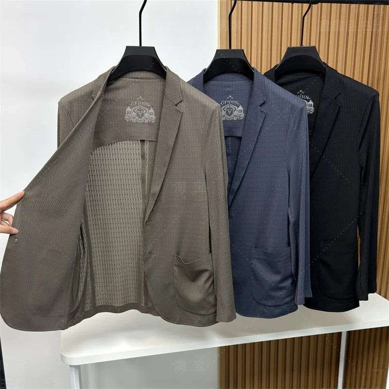 

Ультратонкий летний мужской пиджак из ледяного шелка для делового повседневного стиля, с защитой от солнца, однослойный, дышащий, не требующий глажки, приталенный крой.