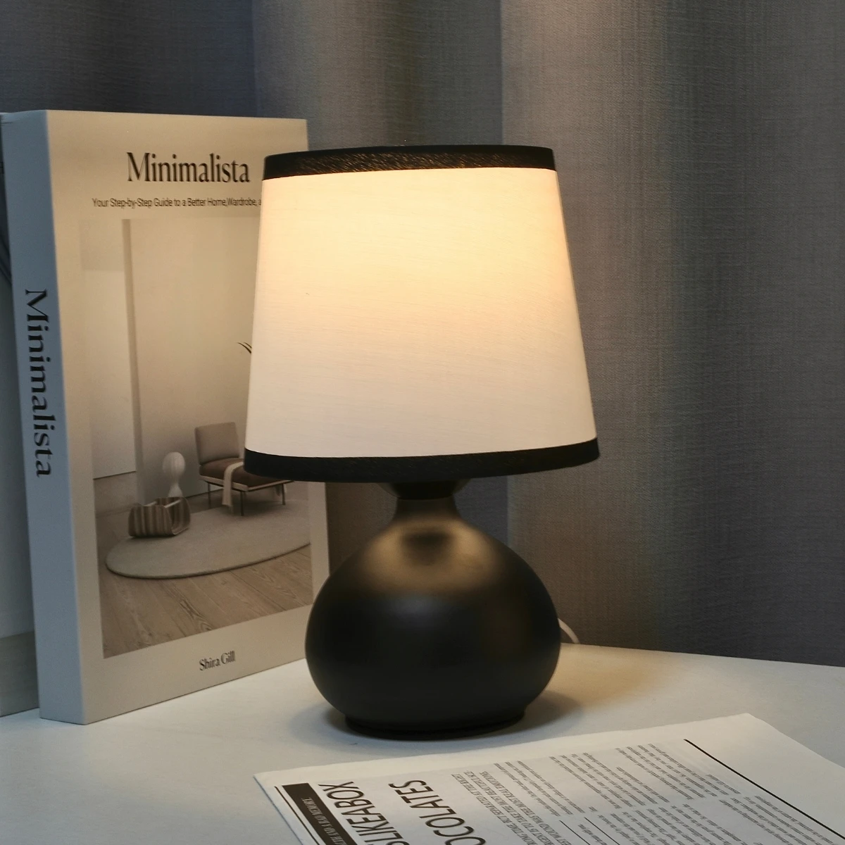 Modern linen art table lamp LED home lighting decoration table lamp suitable for bedroom lighting