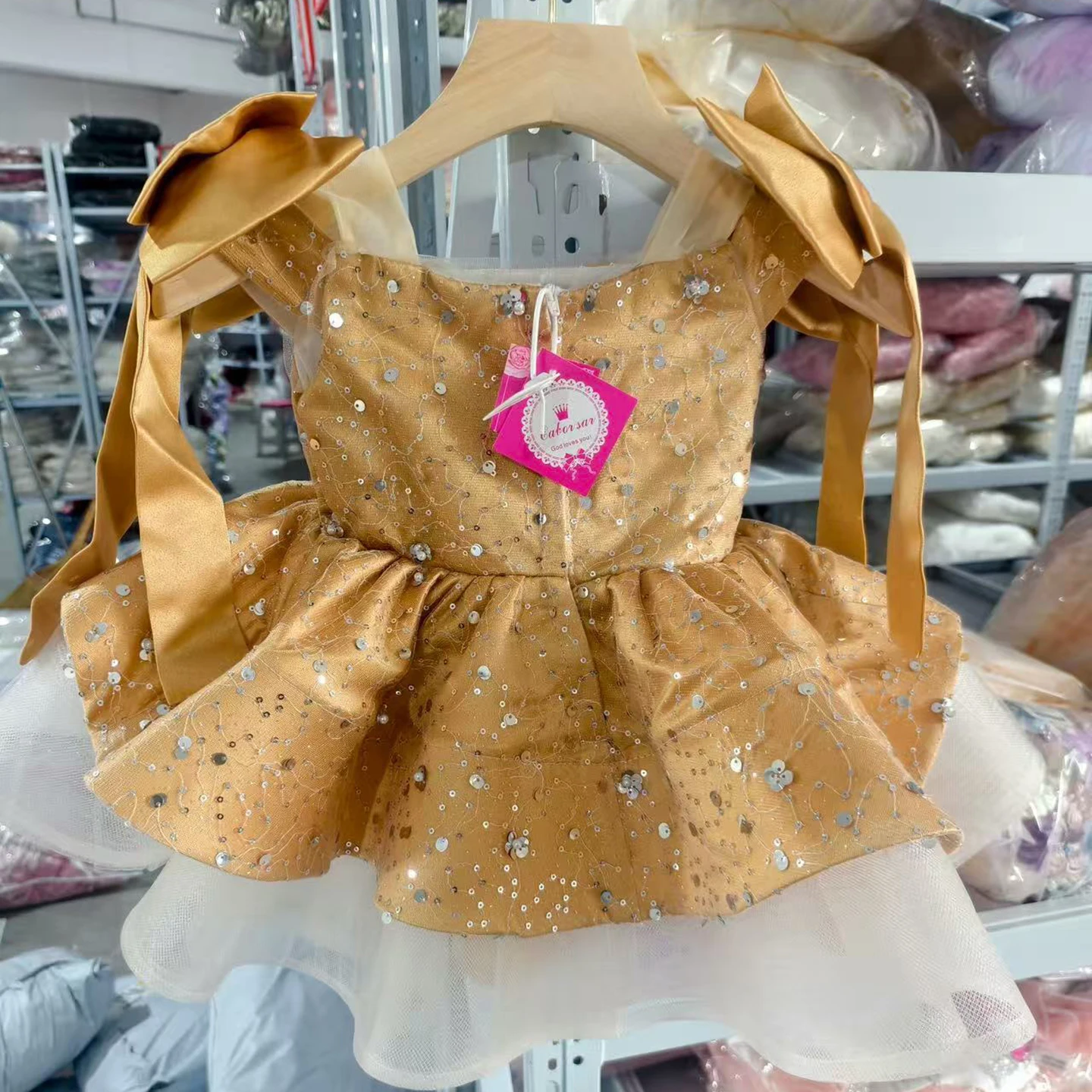 Enchanting Red Girls Princess Party Dress Square Neck and Oversized Bow Sleeves Flower girl dress Knee-Length Pageant Dress