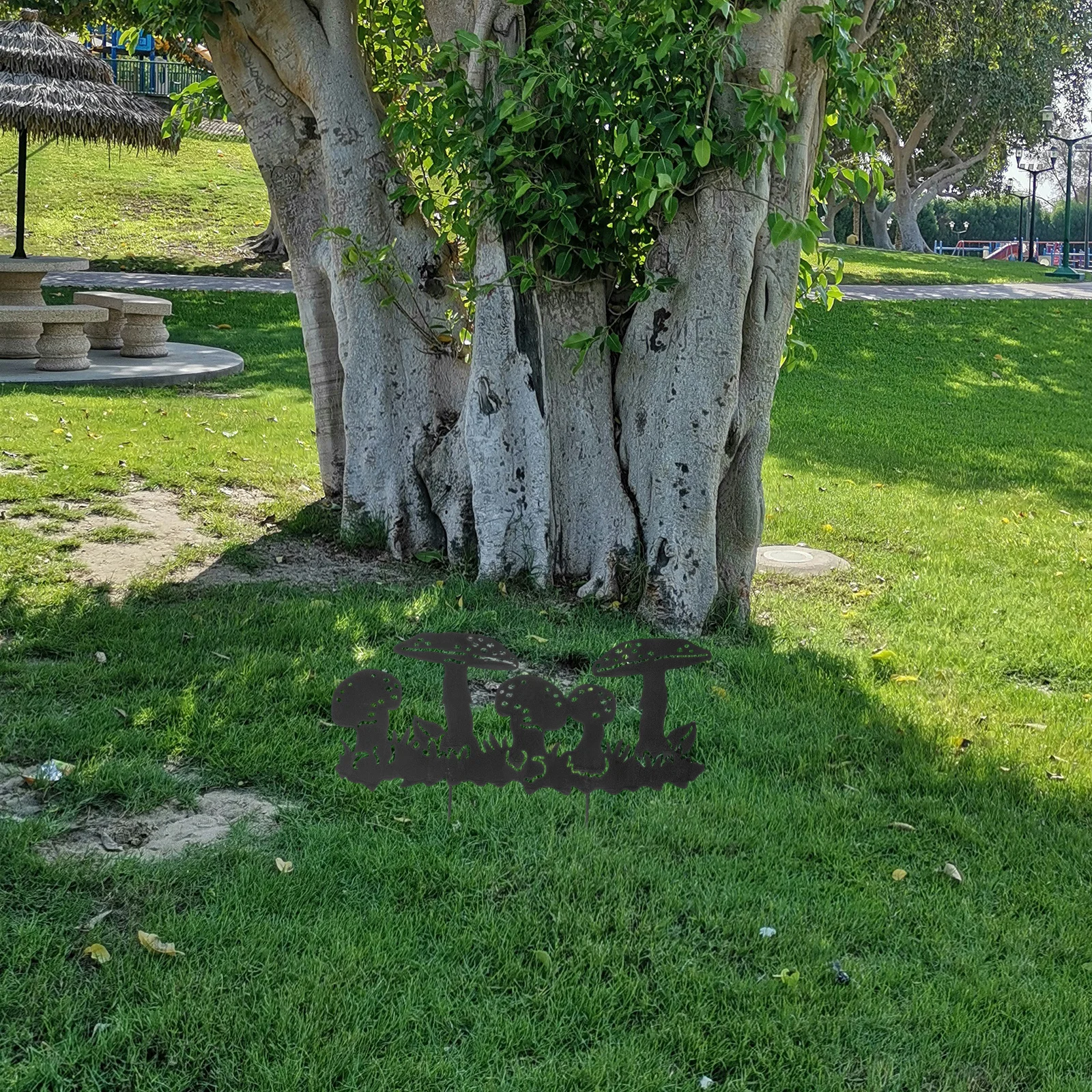 

Rust Color Metal Hollow Out Mushroom Garden Stake Decorative Yard Lawn Mushroom Sculpture Outdoor Garden Stake