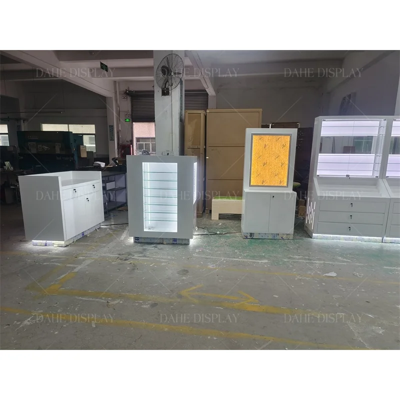 Custom.A مجموعة متنوعة من الخيارات لمتجر البصريات رفوف تزيين عرض عداد زجاجي قابل للقفل #4