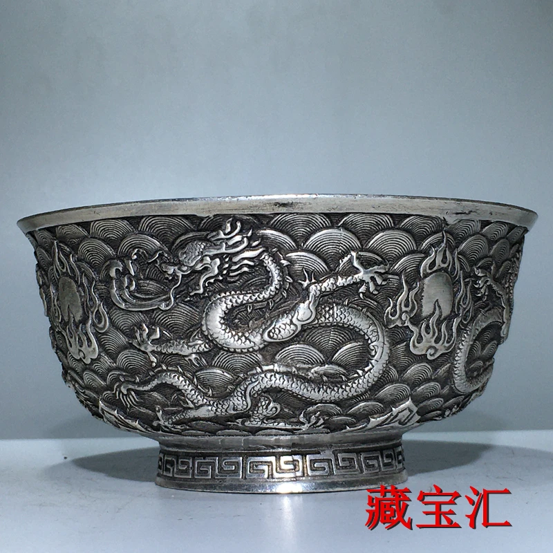 Nostalgic old objects Qing Qianlong year-old relief Shuanglong play beads white copper silver-plated bowl rare.