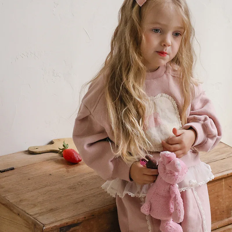 

Children Clothes Girls Sweet Hoodie Winter 2025 Korean Style Girls Stylish Cute Floral Round-neck Pullover Hoodies Fleece Top