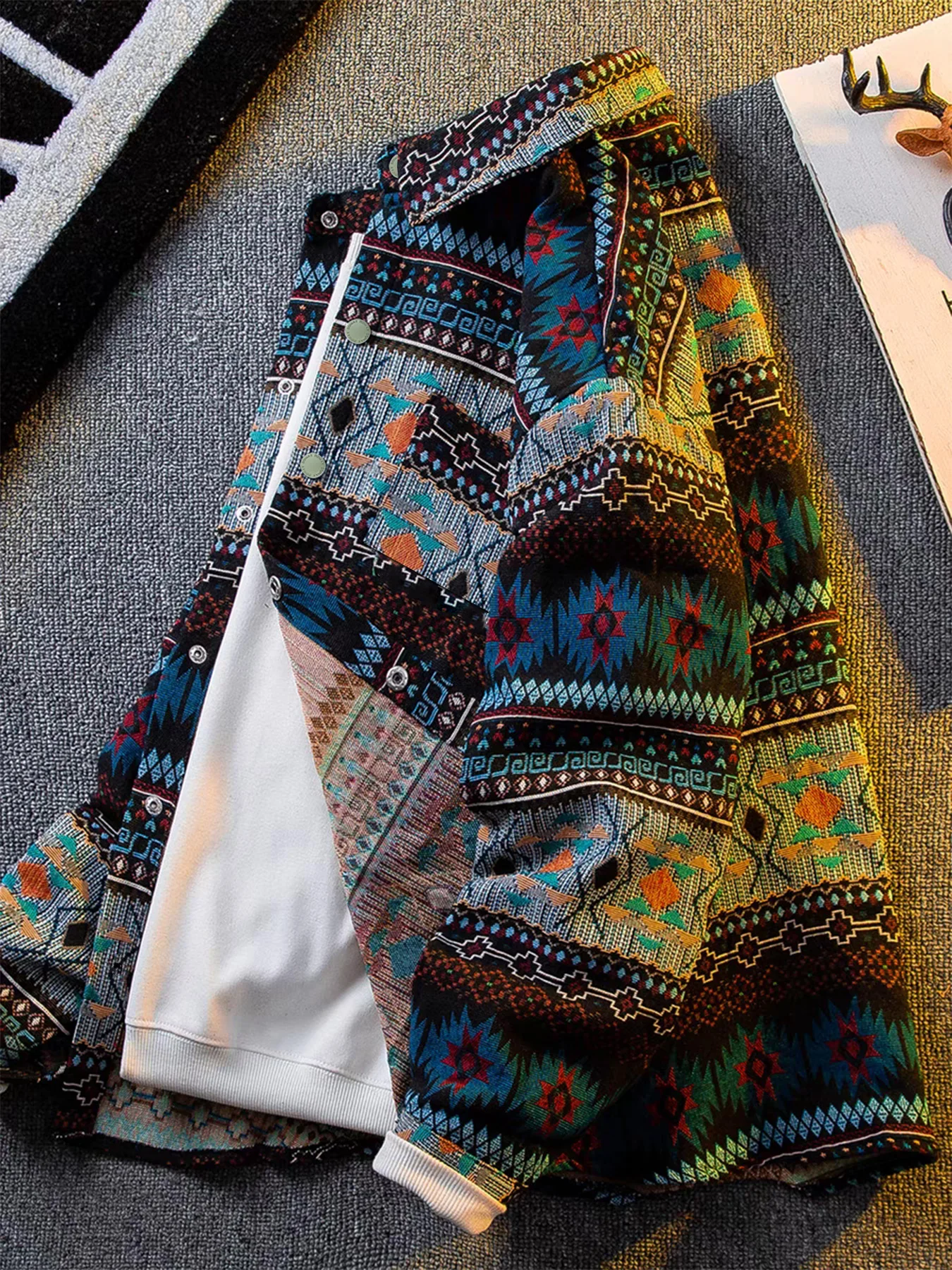 American retro, Native American-inspired, artisanal embroidery, reversible collar, jacket/outerwear.