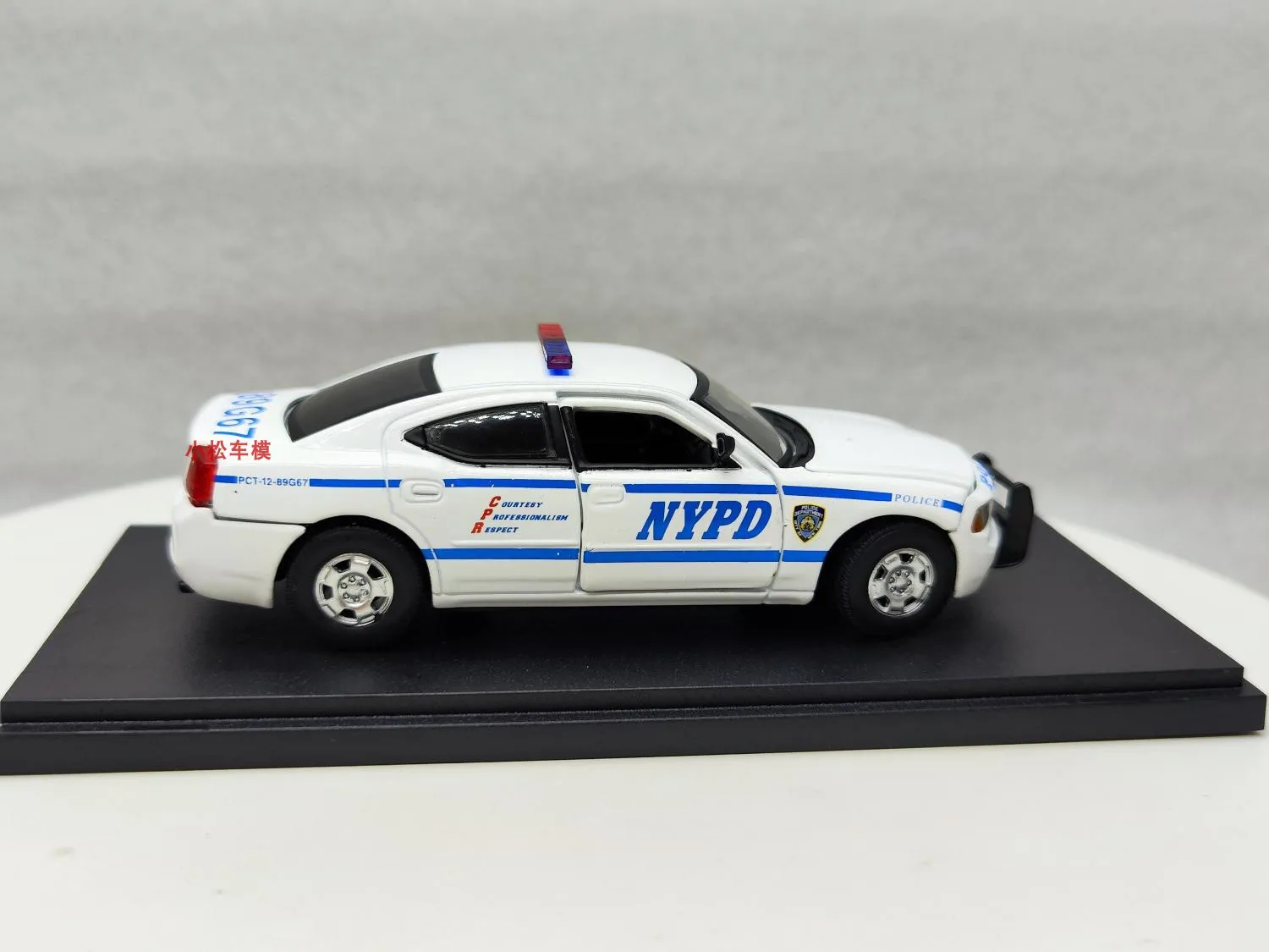 1:43 2006 Dodge Charger NYPD High Simulation Alloy Car Model Collectible Toy Gift Souvenir Display Ornament W1222