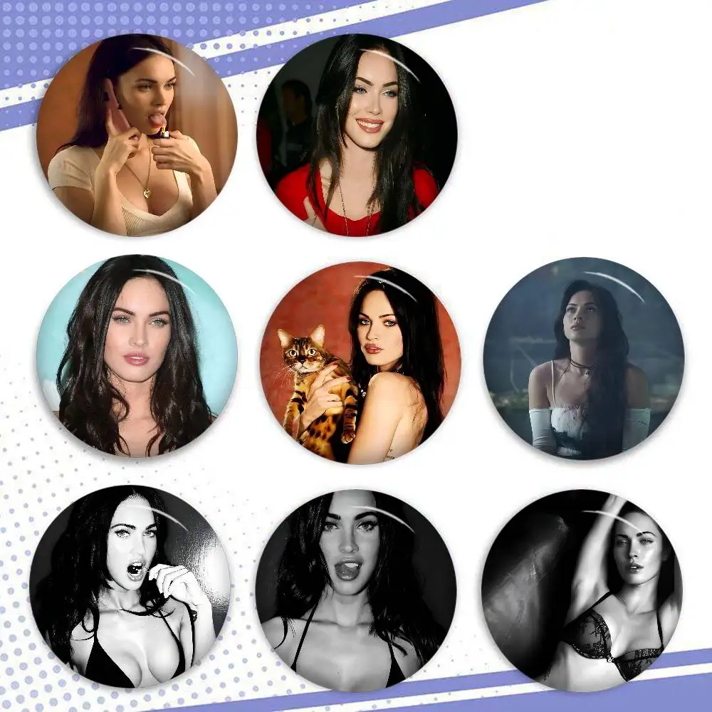 Jennifers Body Megan Fox Schauspieler Anime Button Pin Handgefertigte Brosche für Kleidung Cartoon-Abzeichen Rucksack-Dekoration Schmuck