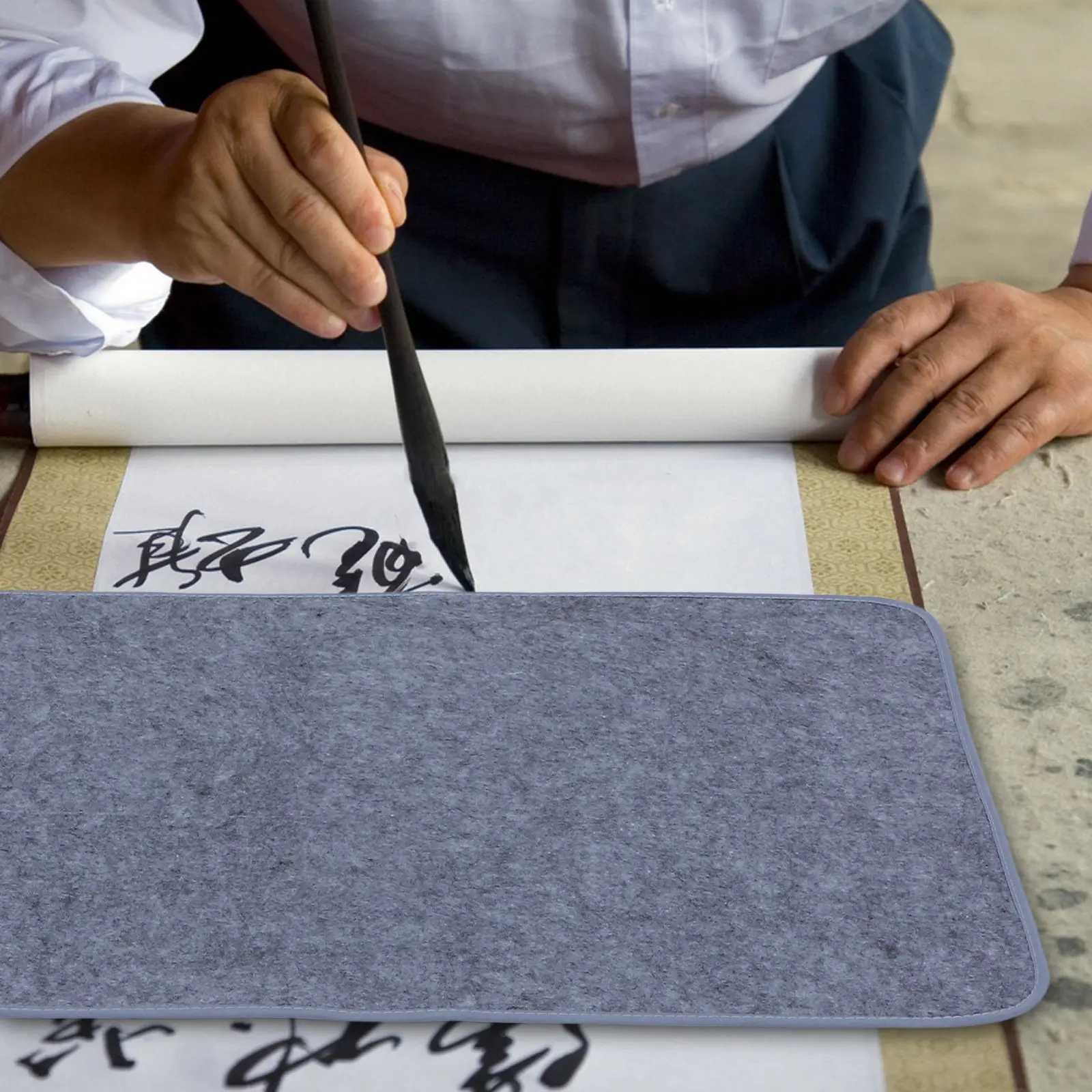 70x50cm Elegant Gray Felt Calligraphy Mat Thickened Design Prevents Ink Bleed Reinforced Edge Durability Writing Painting Tool
