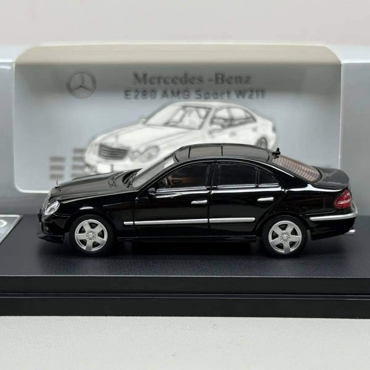 

Glory Model 1/64 E280 sport W211 Alloy Car Diecasts & Toy Vehicles Car Model Miniature Scale Model Car For Children