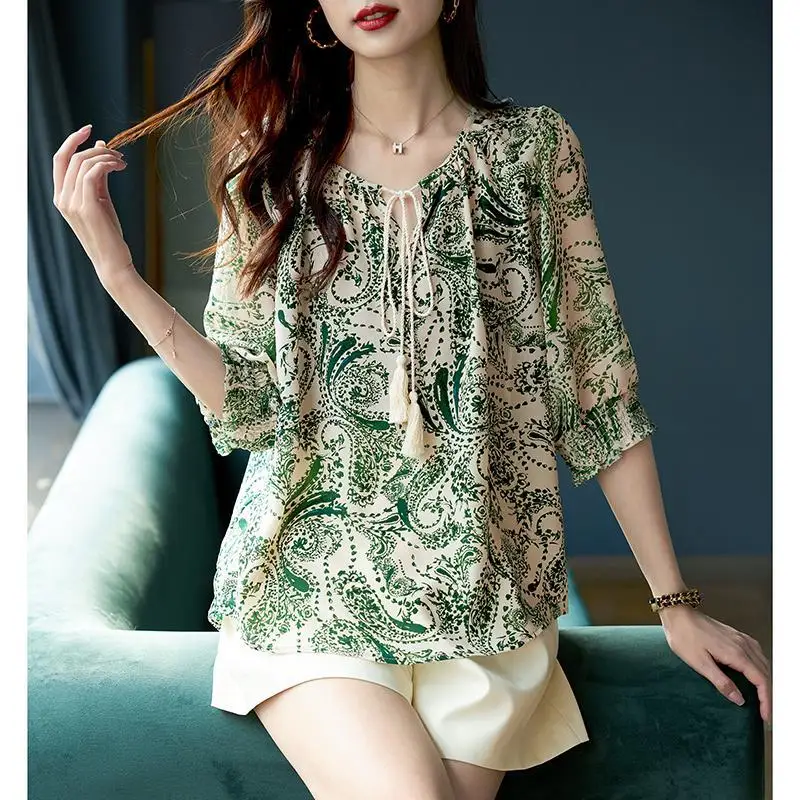 2023 Spring Summer New Korean Version Loose Fashion Casual Vintage Floral Spliced Lacing Three Quarter Sleeve V-Neck Tops Blouse