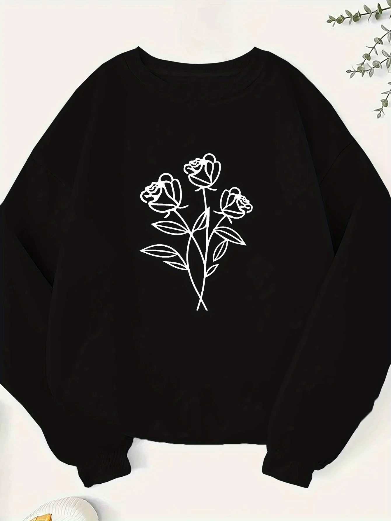 سويت شيرت نسائي أنيق مقاس كبير مع فن خط الورود السوداء - بوليستر مريح، كم طويل، رقبة دائرية - مثالي لخريف/شتاء