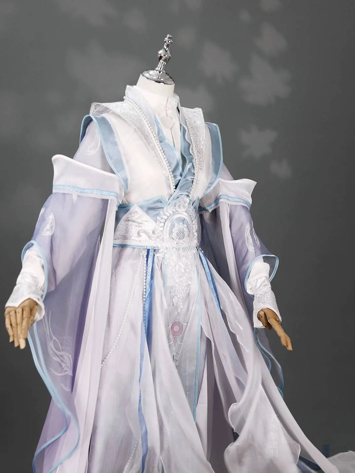 

Ancient Style Men's Cosplay Costume White Ethereal Halloween Cosplay Costume For Performance Black And Blue Suit