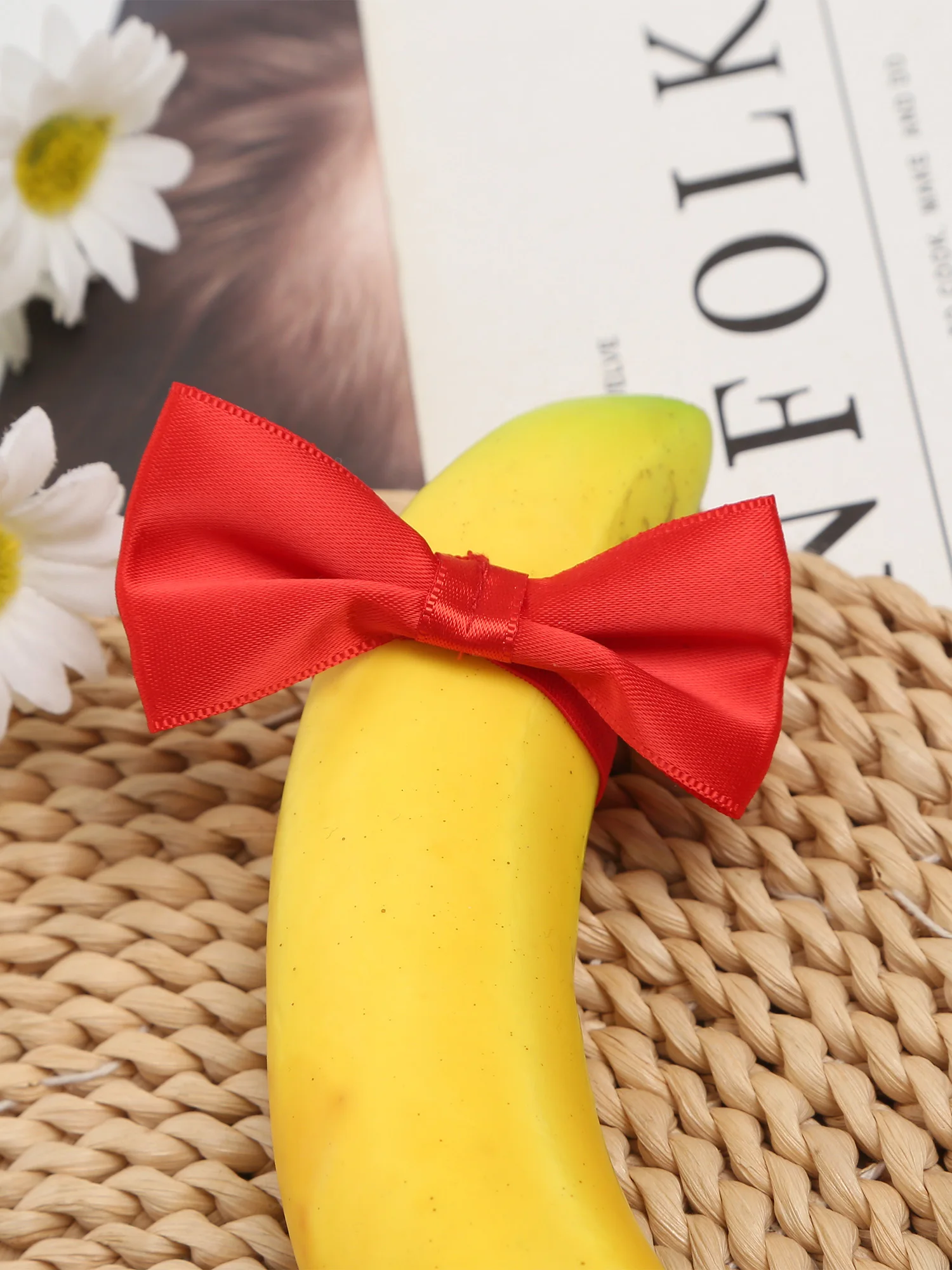 الرجال مضحك الملابس الداخلية القوس JJ هول سراويل Pompom ديكور القضيب حلقة مطاطا مايكرو الملابس الداخلية سيور يؤرخ الذكرى زوجين ألعاب