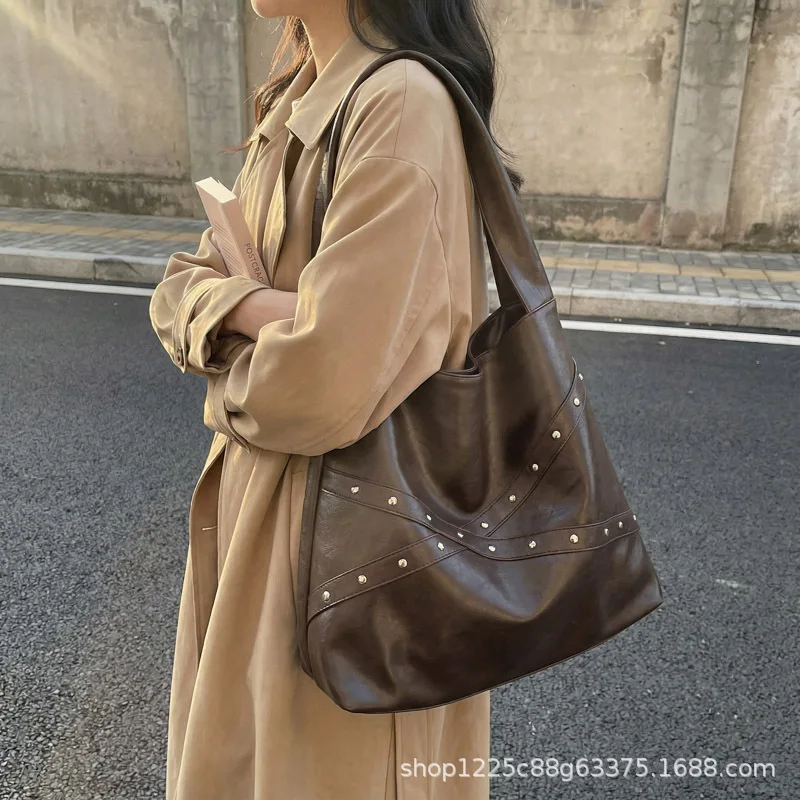 

2025 Niche Vintage Studded Bag, Spacious Tote Underarm Purse, Women's Commuter Shoulder Crossbody, Minimalist Day to Night Bag