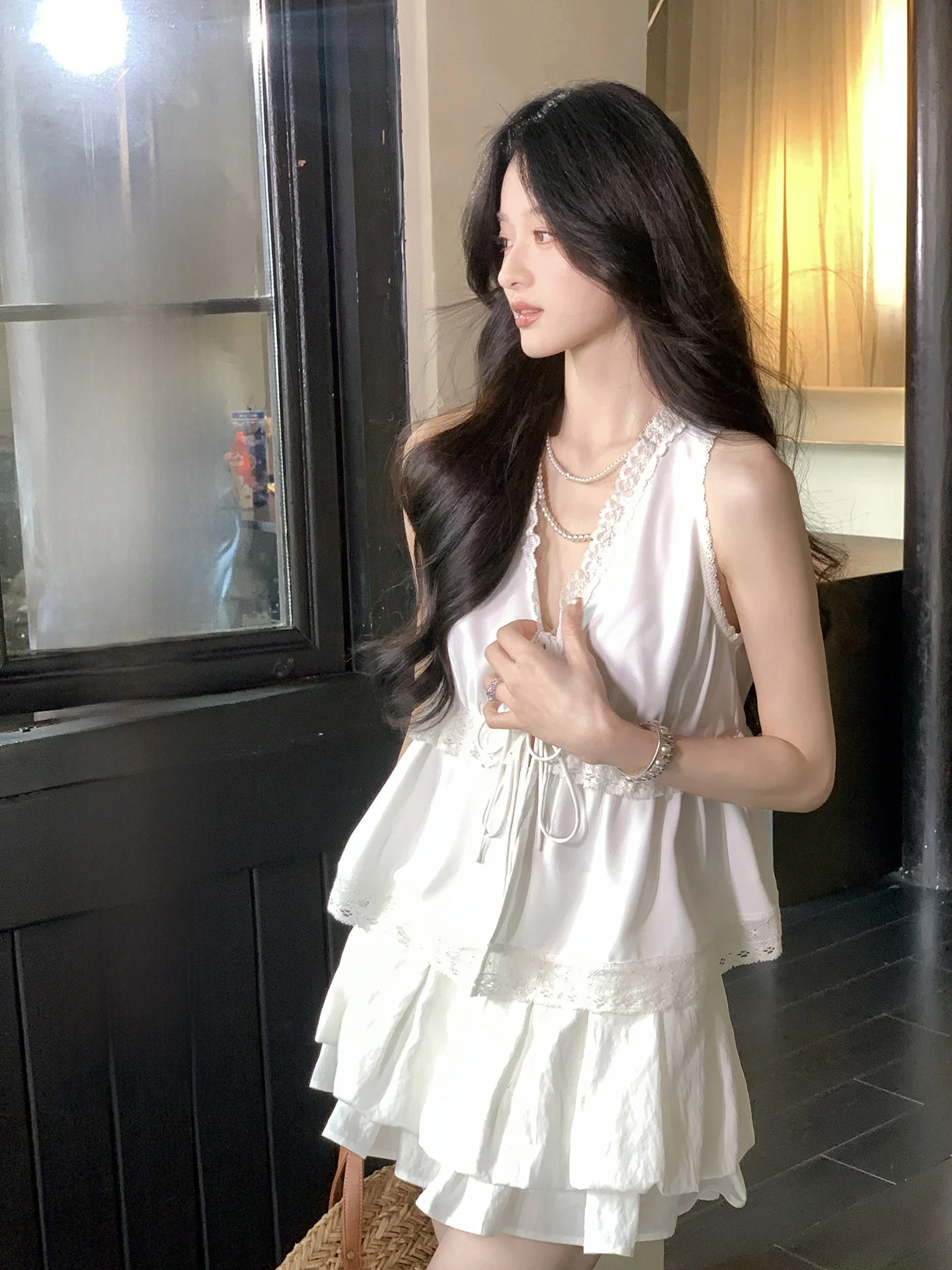 

Aboutpoem Lace Splice Sleeveless Belted Open Cardigan Women's Loose V-neck Design Pure Desire Sense Top Elegant Style Polyest...