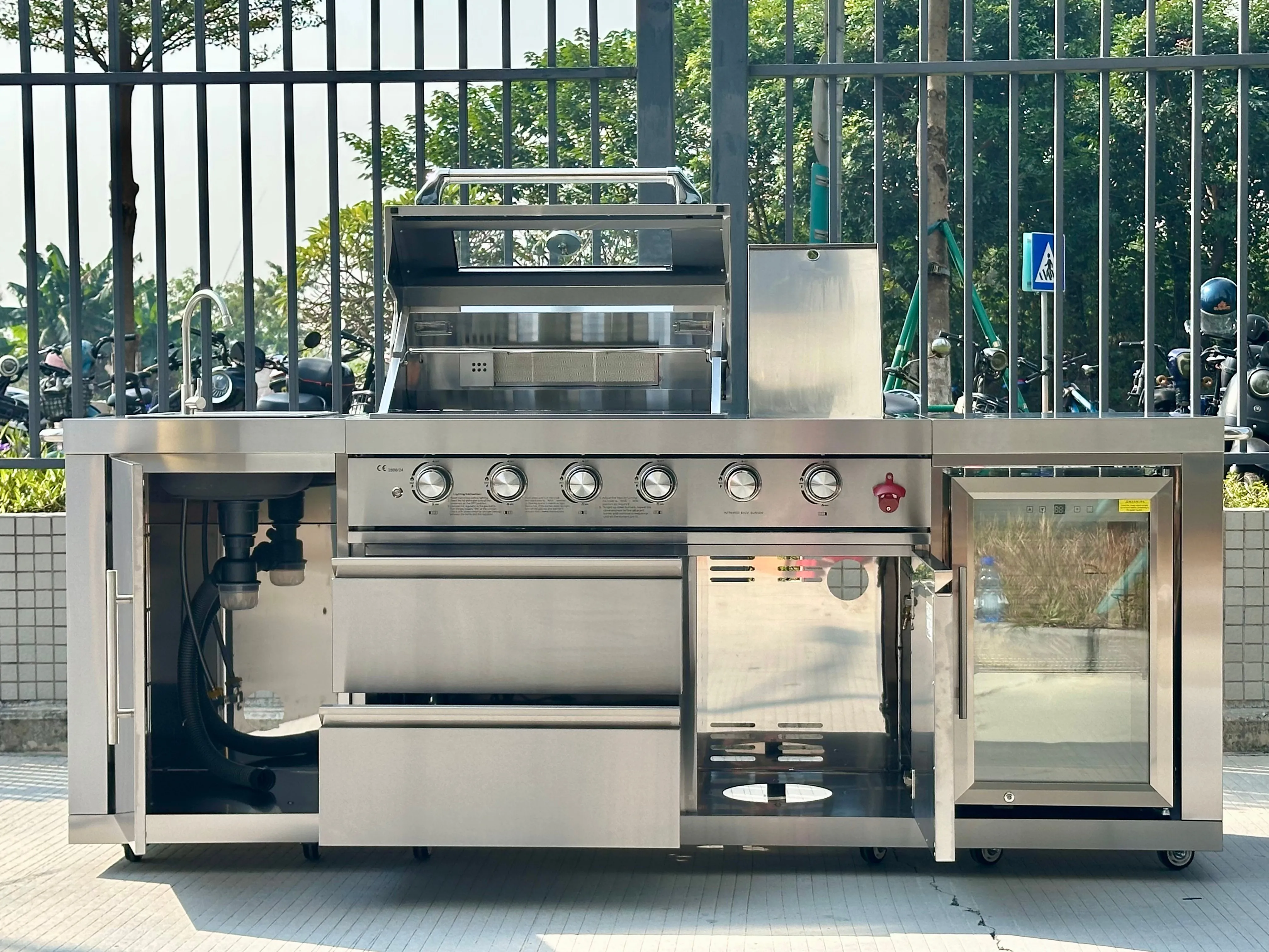 Luxurious Outdoor Kitchen Set 430 Stainless Steel Practical Sink & Fridge Combination with Gas Cylinder Bracket for BBQ Grills