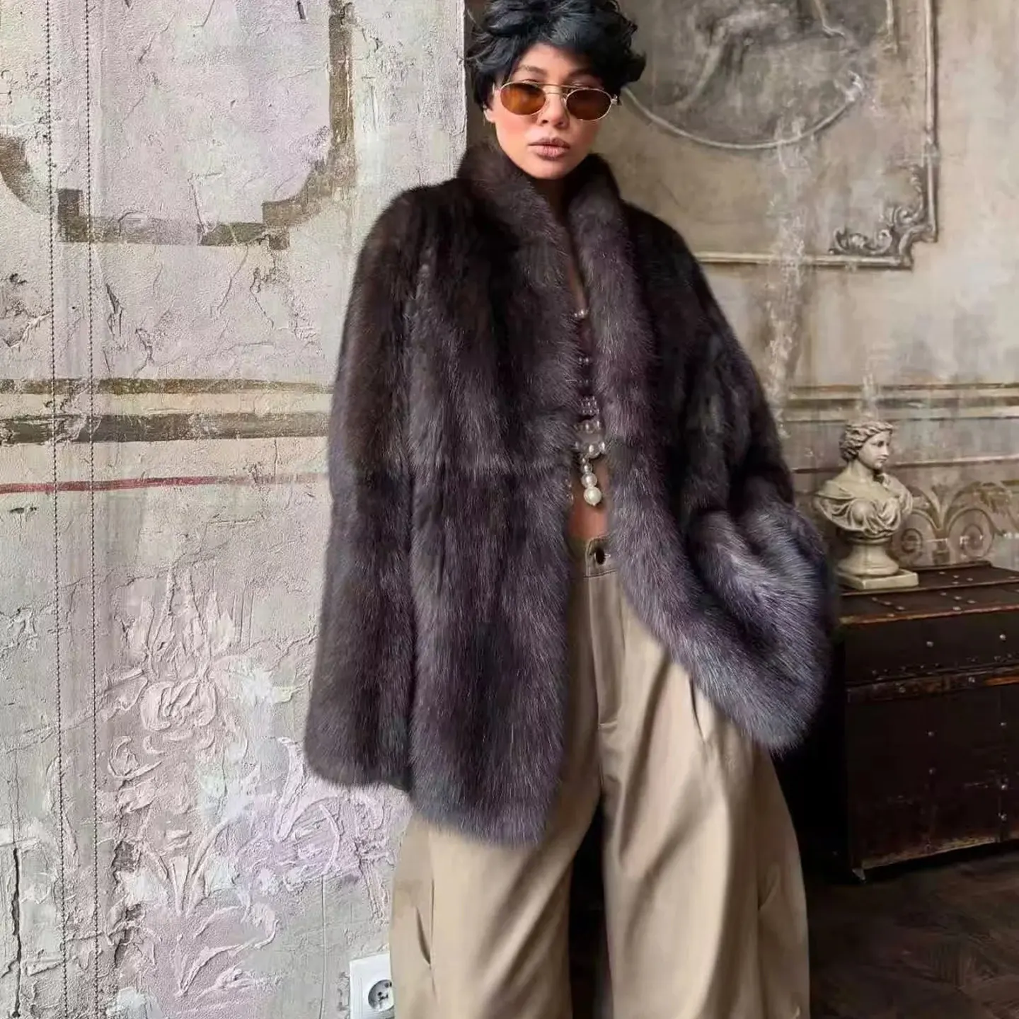 Invierno nuevo mujer Simple botón cálido decorado efecto piel Artificial largo cuello Sve abrigo de longitud media