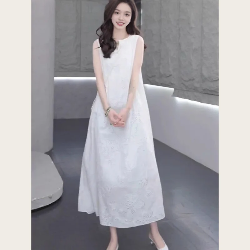 

Loose Long Dress, Ladies' Summer Sleeveless Dress, Seaside Holiday Dress, French Style, White, Heavy Embroidery,