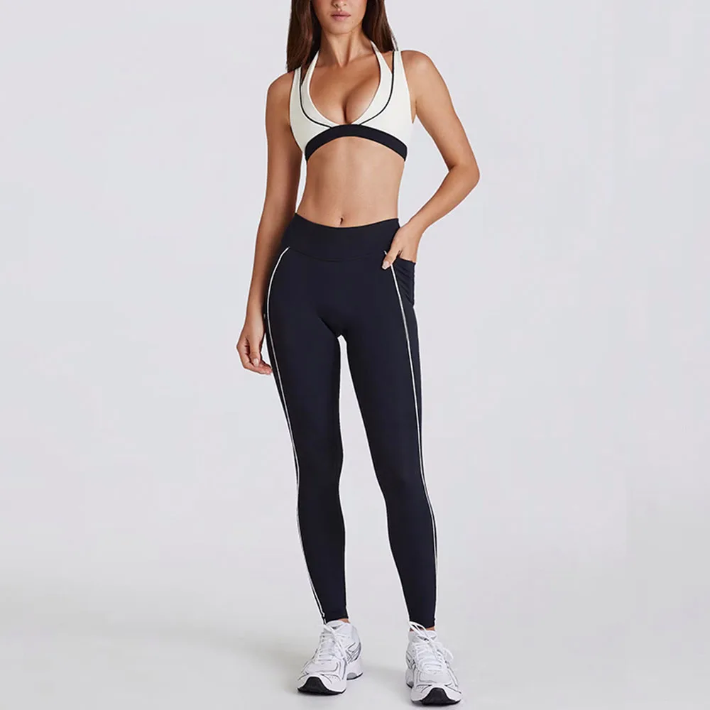 

‌Two-Tone V-Neck Racerback Sports Bra Yoga Set - Seamless Fitness Tank & High-Waisted Shorts‌ Women's Tracksuits Gym Wear ‌
