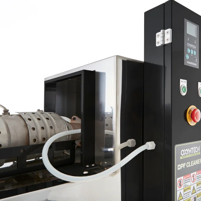 Reiniger zur Reinigung und Regeneration von Partikel filtern