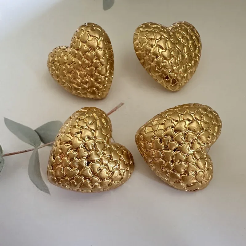 Os Fashion Jewelry Vintage Antique  Printed Heart Clip-On Earrings, Heart-Shaped Studs for Women