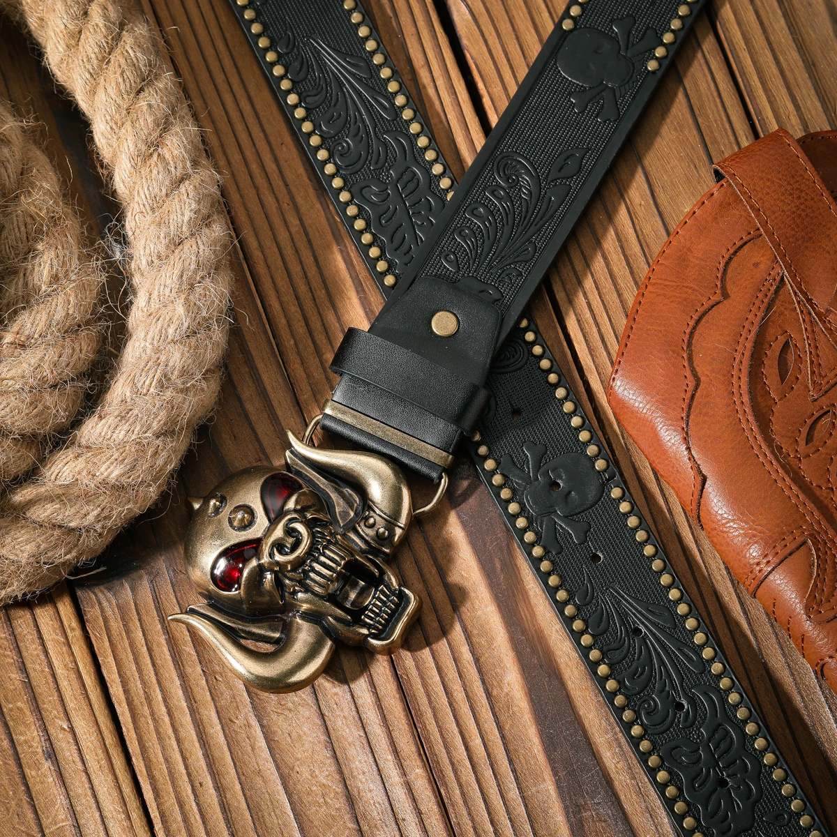Ein lässiger und retroer Gürtel, ein Taillenaccessoire für Kleidung im Western-Stil, Metallschnalle, PU-Gürtel, geeignet für Männer und Frauen. – Detail 15