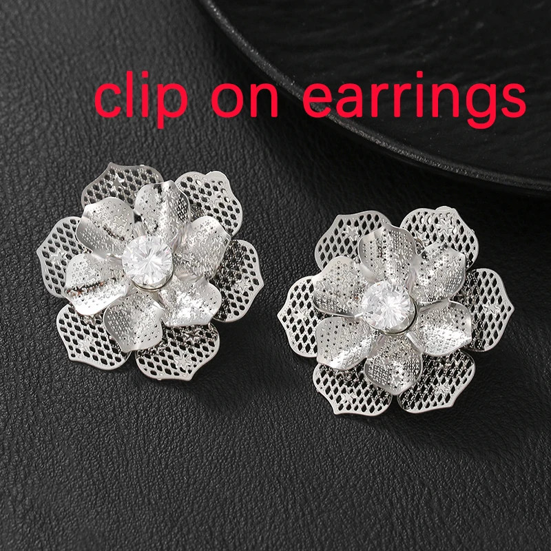Moda exagerada 2 camadas de metal flor clipe em brincos para mulheres retro dimensional oco zircão brincos jóias de declaração