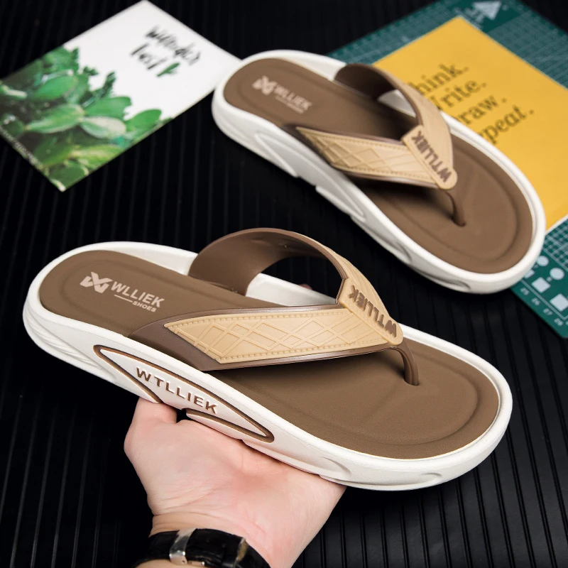 

Man Flip Flops Breathable Beach Shoes Bathroom EVA Slippers Sandals Men Luxury Flip Flops House Soft Slippers Home Clogs Slides