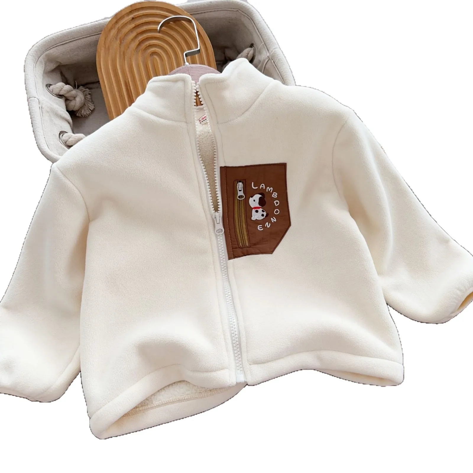 

Boys' Outerwear Autumn/Winter 25 Year New Children's Outdoor Outerwear Children's Warm Embroidered Outerwear Children's Clothing