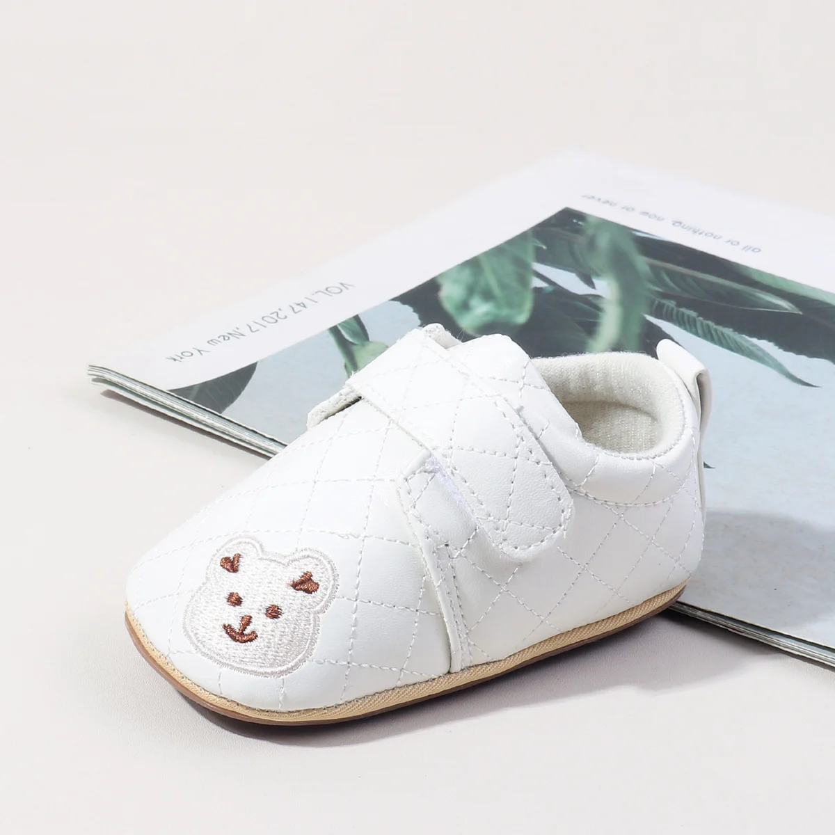 

0-18M Spring Autumn Baby Boys Girls First Walking Toddler Shoes With Cute Bear and Soft Comfortable TPR Sole Fashionable Design