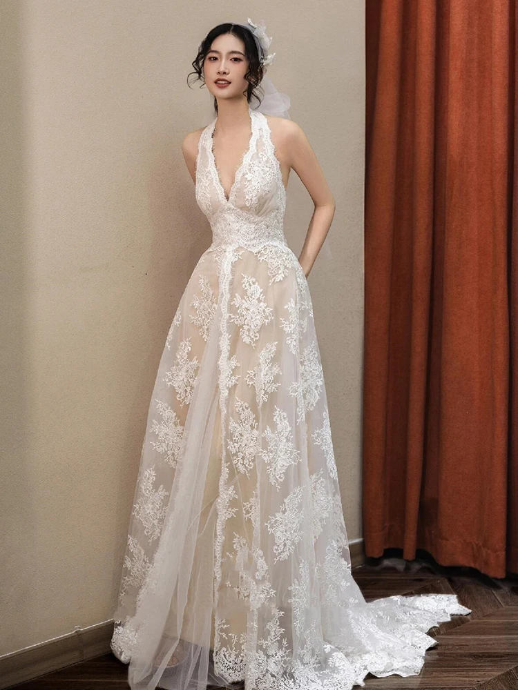 

Ретро-халат для невесты с кружевом, легкий, с эффектом драпировки, в стиле сказочного леса, с длинным шлейфом, создающий изысканный образ