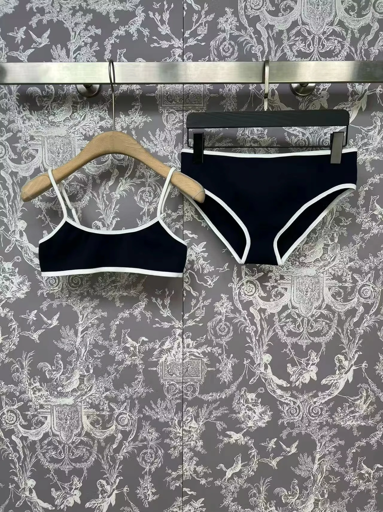 

Vacation Collection Interior Set Two Piece Split Swimsuit Women's Contrast Bikini Seaside Swimsuit