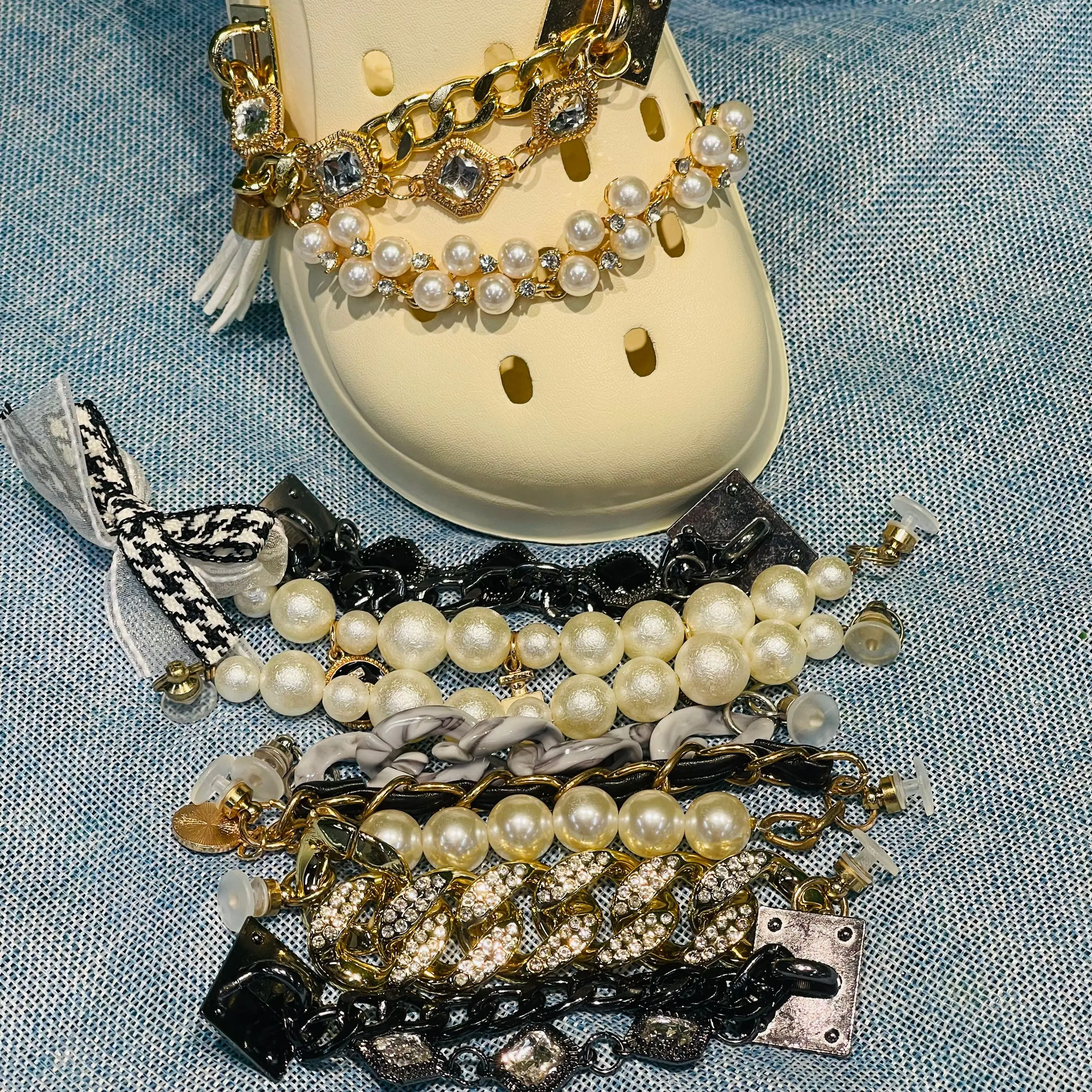 

Random 1Pcs Mental Chains Fashion Shoes Charms Pearl Sandal Buckle Decorations Fit Adult Birthday Present