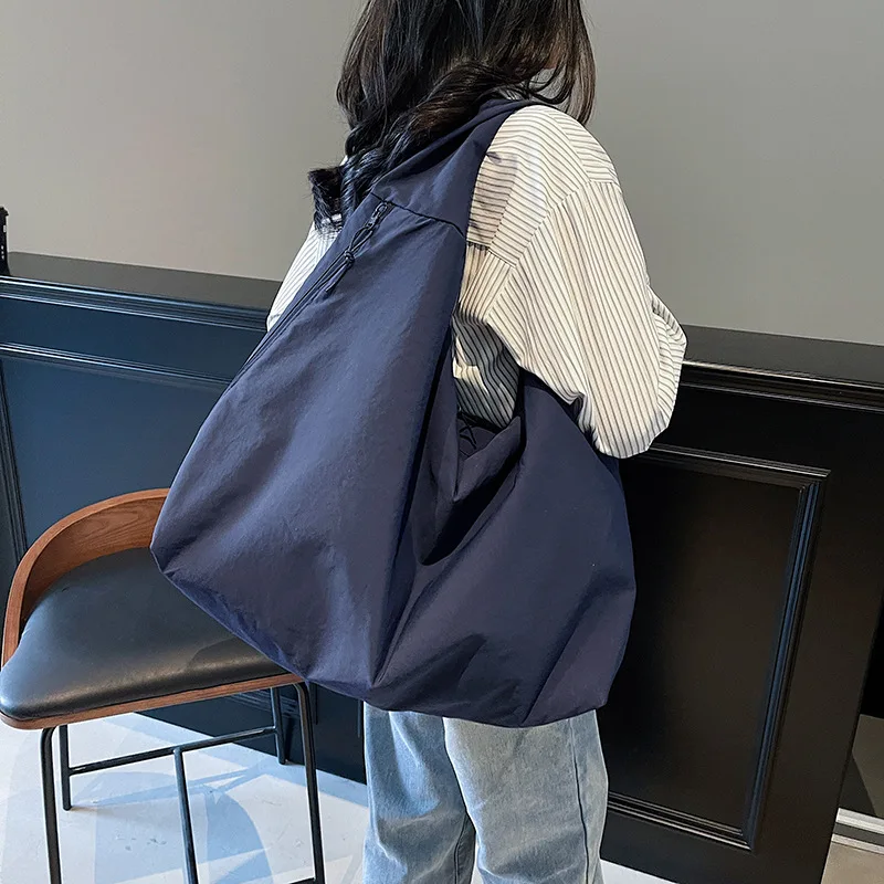1pcs Lightweight Water Resistant Fabric Shoulder Bag Minimalist Solid Color Large Capacity Student Shopping Purse