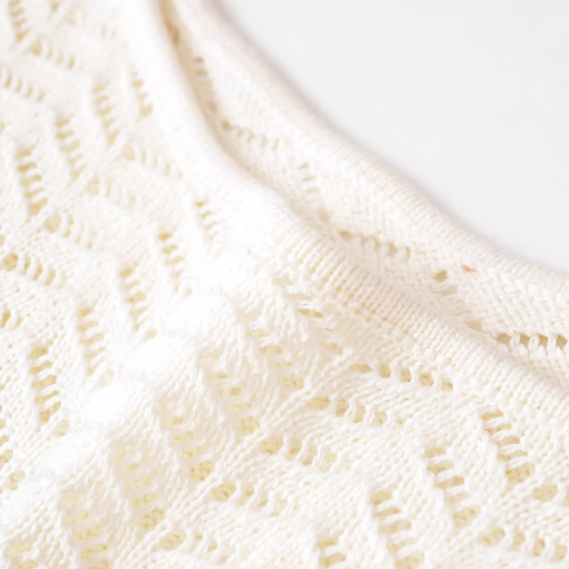 Atasan Rajut Wanita Lengan Panjang Model Longgar Berlubang Leher Bulat Gaya Sederhana Musim Gugur Tekstur Fashionable