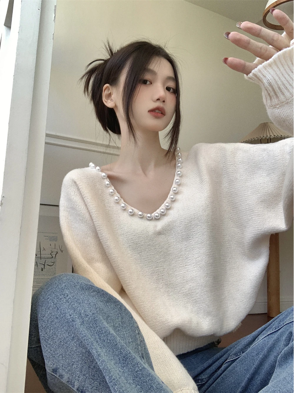 Heavy-Weight Pearl Embellished Women's Crew-Neck Sweater Soft Cozy Lazy Style Inner Wear Top for Autumn Winter