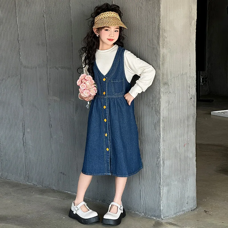 2024 Spring New Girls' Set Spring Dress Korean Edition Long sleeved Sweater Cowboy Strap Skirt Two Piece Set