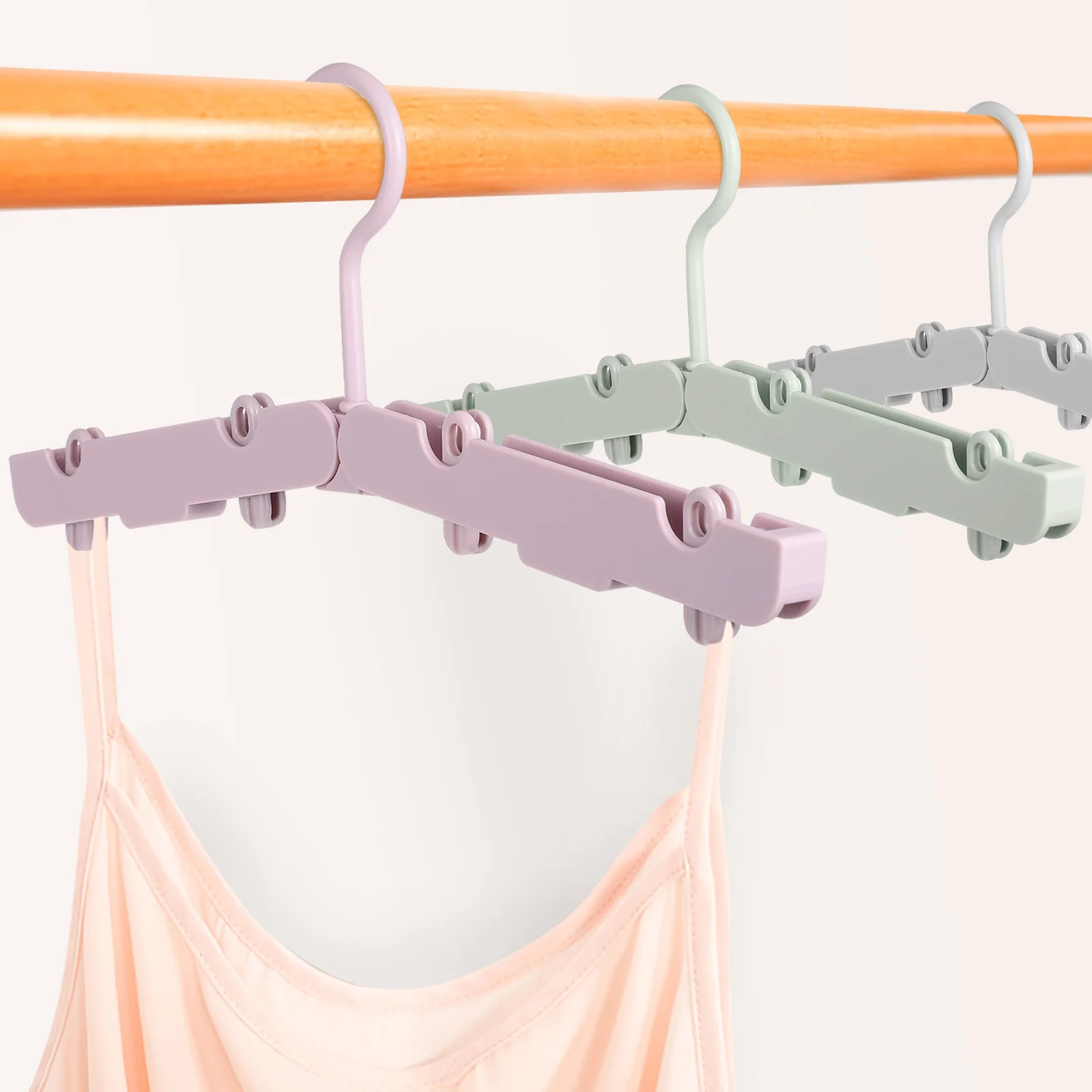 

6Pcs Foldable Travel Hangers Space Saving Non Slip Clothes Drying Racks for Suitcase Travel Camping Business Coat Hangers